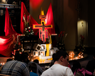 É tornato Giovani In Preghiera